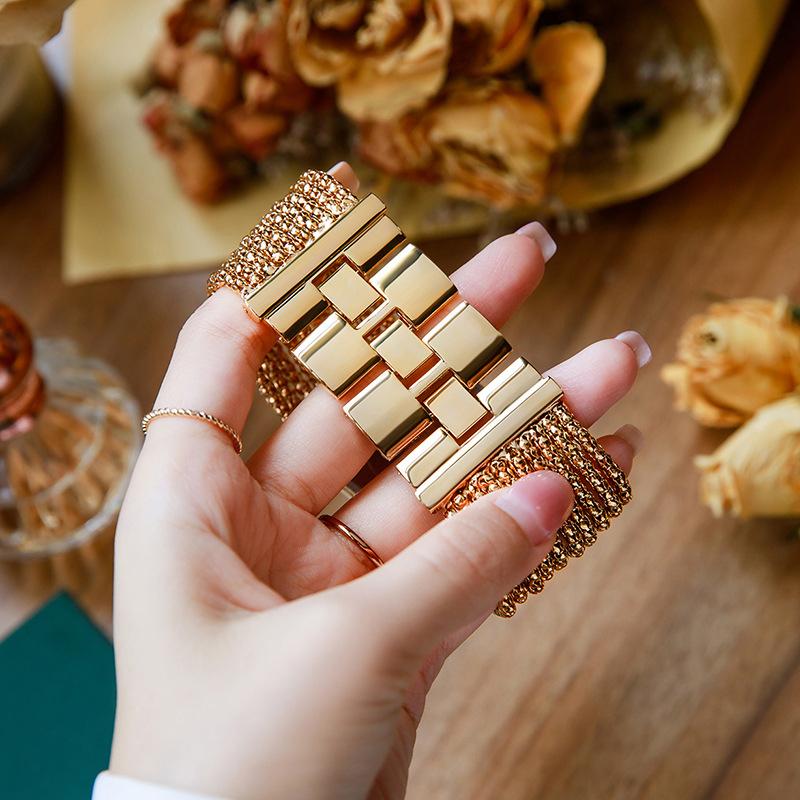 Damenuhr mit Diamantenbesatz und Quarzwerk