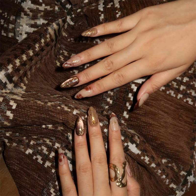 💅 Herbst Winter Vergoldete Mandel-Nägel