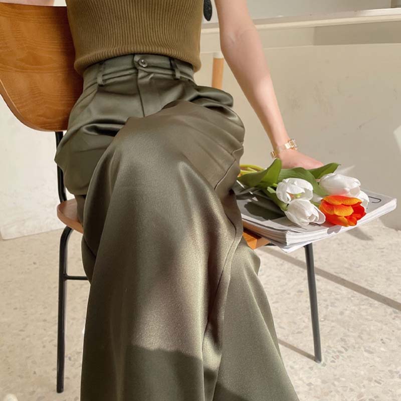 Weite Seidenhose, Satinhose